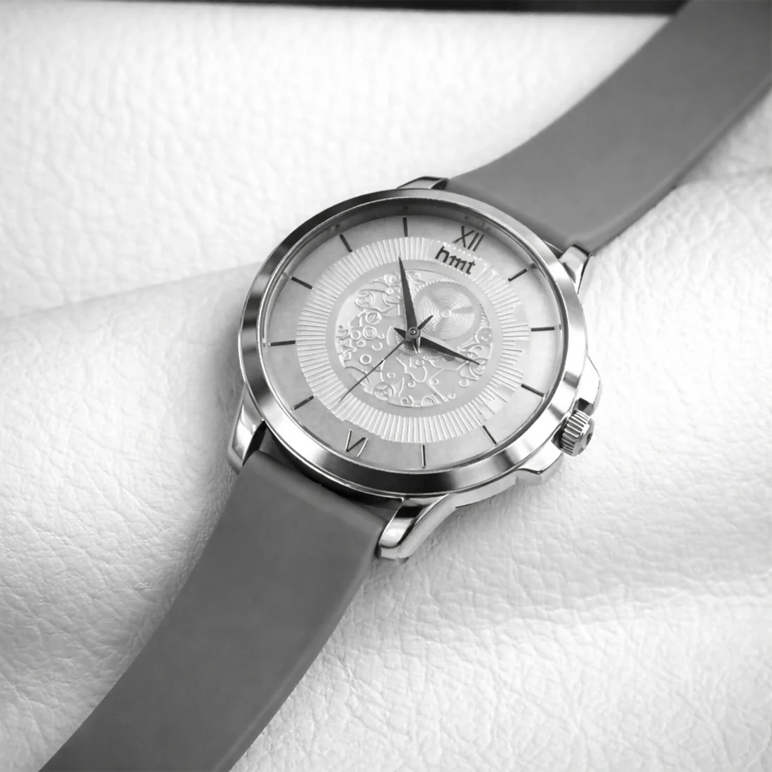 Men’s Elegant Analog Wrist Watch with Premium Dial & Comfortable Strap - Image 4